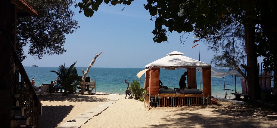 massage on the beach brazil